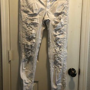 White distressed jeans
